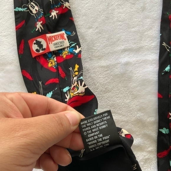 𝅺VINTAGE Mickey Unlimited Angry Shocked Neck Tie - Picture 4 of 4